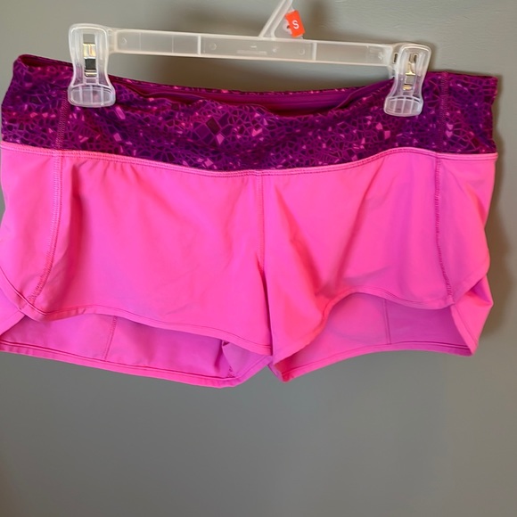 Lululemon Speed Up Short - Sz 8 - Picture 1 of 3